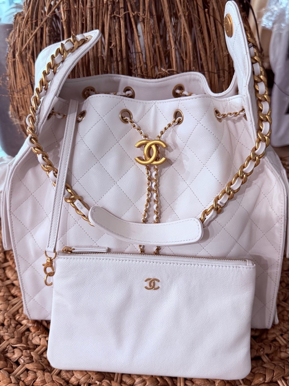 NEW Chanel 25S White Quilted Caviar Leather with Gold Hardware.  Medium.
